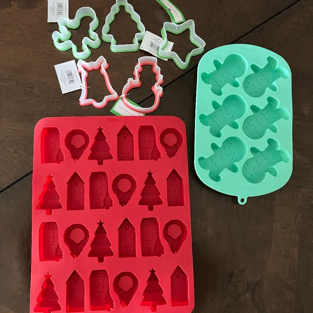 Silicone Christmas Molds and Plastic Cookie Cutters